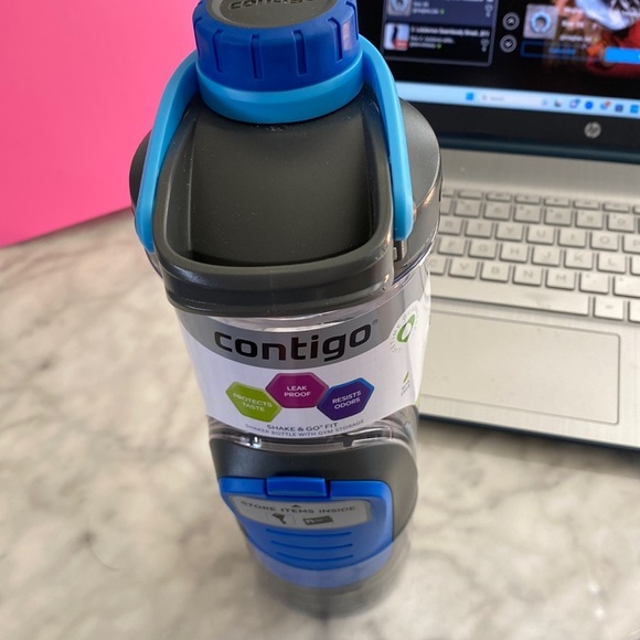 Contigo, 24 ounce shaker bottle with Jim storage, still sealed, NWT - Picture 1 of 8